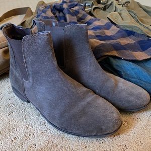 Urban Outfitters Chelsea Boots (size 10)
